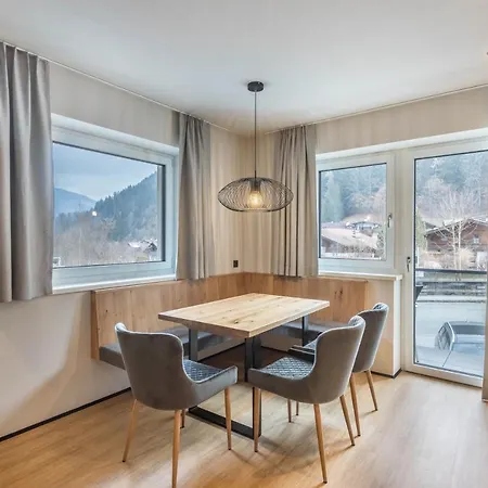 Luisalle 3 アパート *